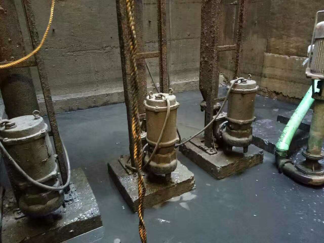 嘉禾污水池清理